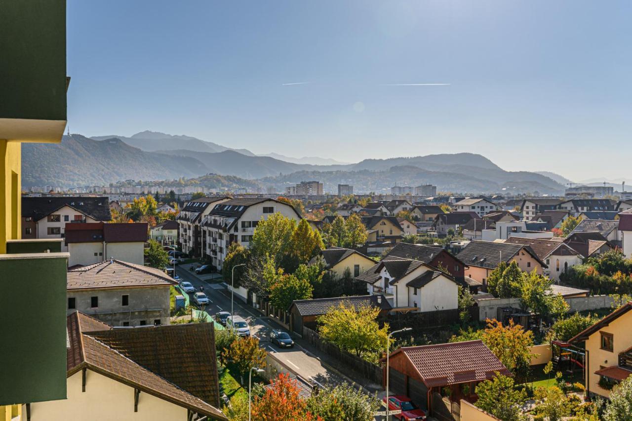 Happy Place With Mountain View Apartment